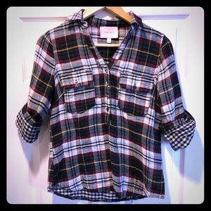 Cute contrasting plaid flannel top